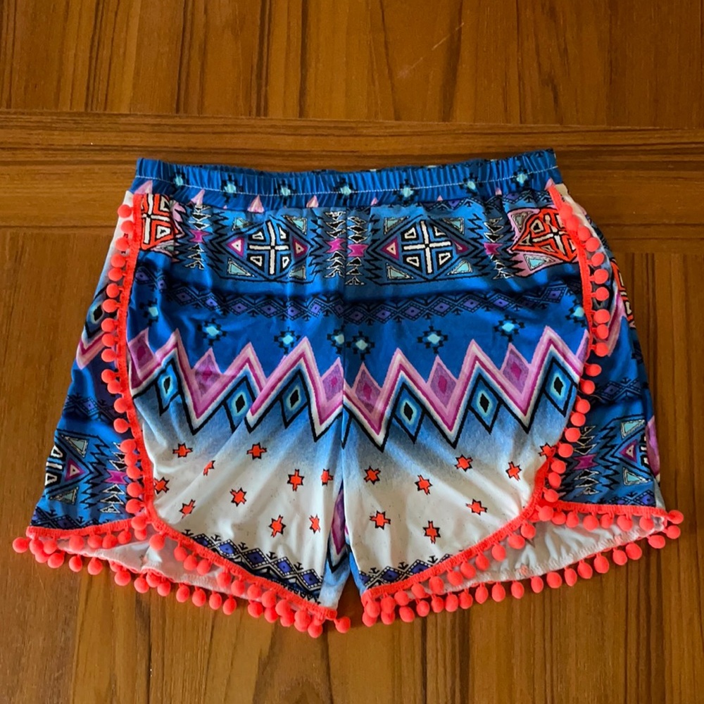 New! Girl’s Southwest Pattern Pom-Pom Shorts